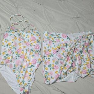 Victoria's Secret Lemon and Floral Swimsuit Set XL